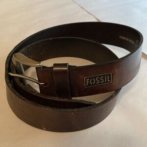 Fossil Belt Mens Brown leather distressed casual silver tone buckle Minimalist